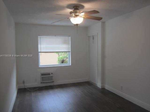 Small Image of Pompano Beach Number 81