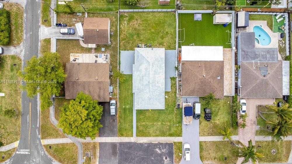 Small Image of 417 SOUTH WEST 3RD ST #2, Hallandale Beach Number 2