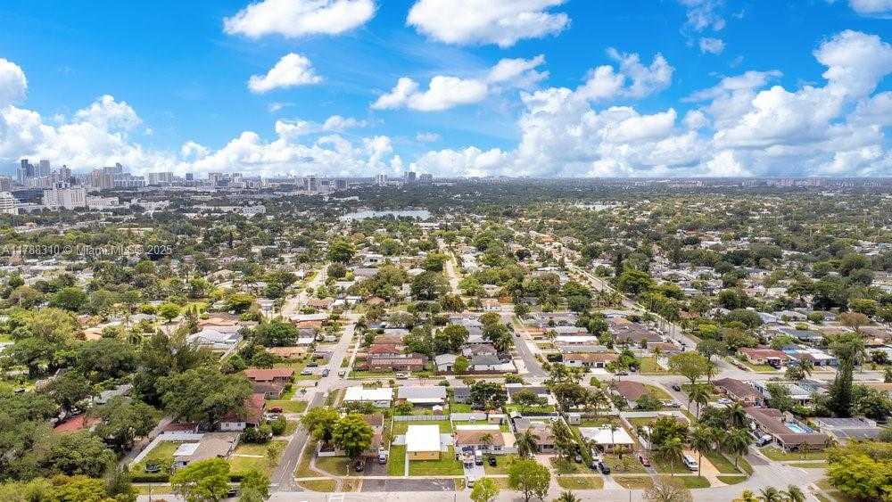 Small Image of 417 SOUTH WEST 3RD ST #2, Hallandale Beach Number 36