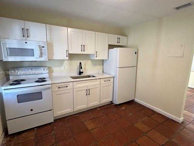 Small Image of 417 SOUTH WEST 3RD ST #2, Hallandale Beach Number 7