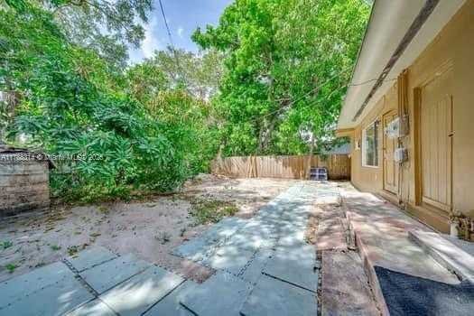 Small Image of 1350 NORTH EAST 149TH ST, Miami Number 10