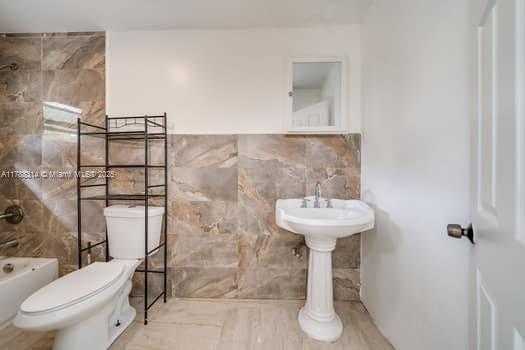 Small Image of 1350 NORTH EAST 149TH ST, Miami Number 25