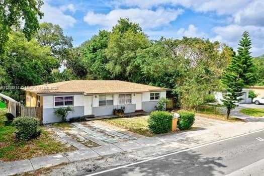 Small Image of 1350 NORTH EAST 149TH ST, Miami Number 31