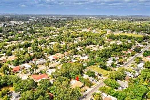 Small Image of 1350 NORTH EAST 149TH ST, Miami Number 34