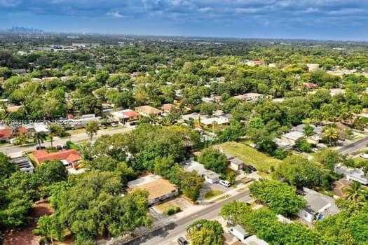 Small Image of 1350 NORTH EAST 149TH ST, Miami Number 35