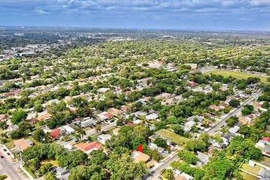 Small Image of 1350 NORTH EAST 149TH ST, Miami Number 49