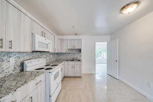 Small Image of 1350 NORTH EAST 149TH ST, Miami Number 53
