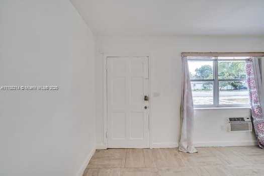 Small Image of 1350 NORTH EAST 149TH ST, Miami Number 56