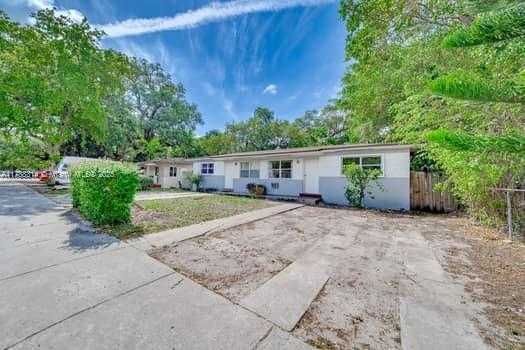 Small Image of 1350 NORTH EAST 149TH ST, Miami Number 6