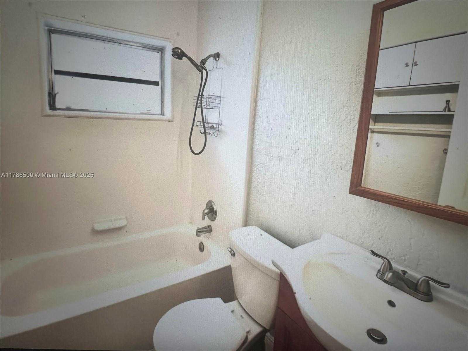 Small Image of 2641 SOUTH WEST 13TH AVE, Fort Lauderdale Number 10