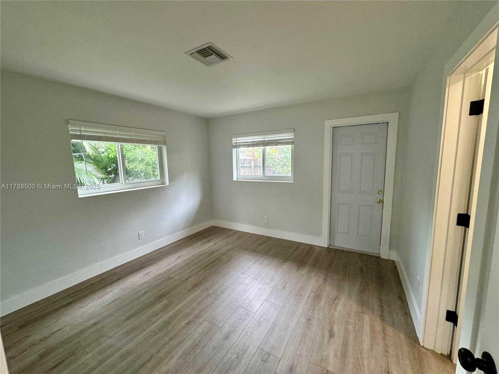 Small Image of 2641 SOUTH WEST 13TH AVE, Fort Lauderdale Number 14