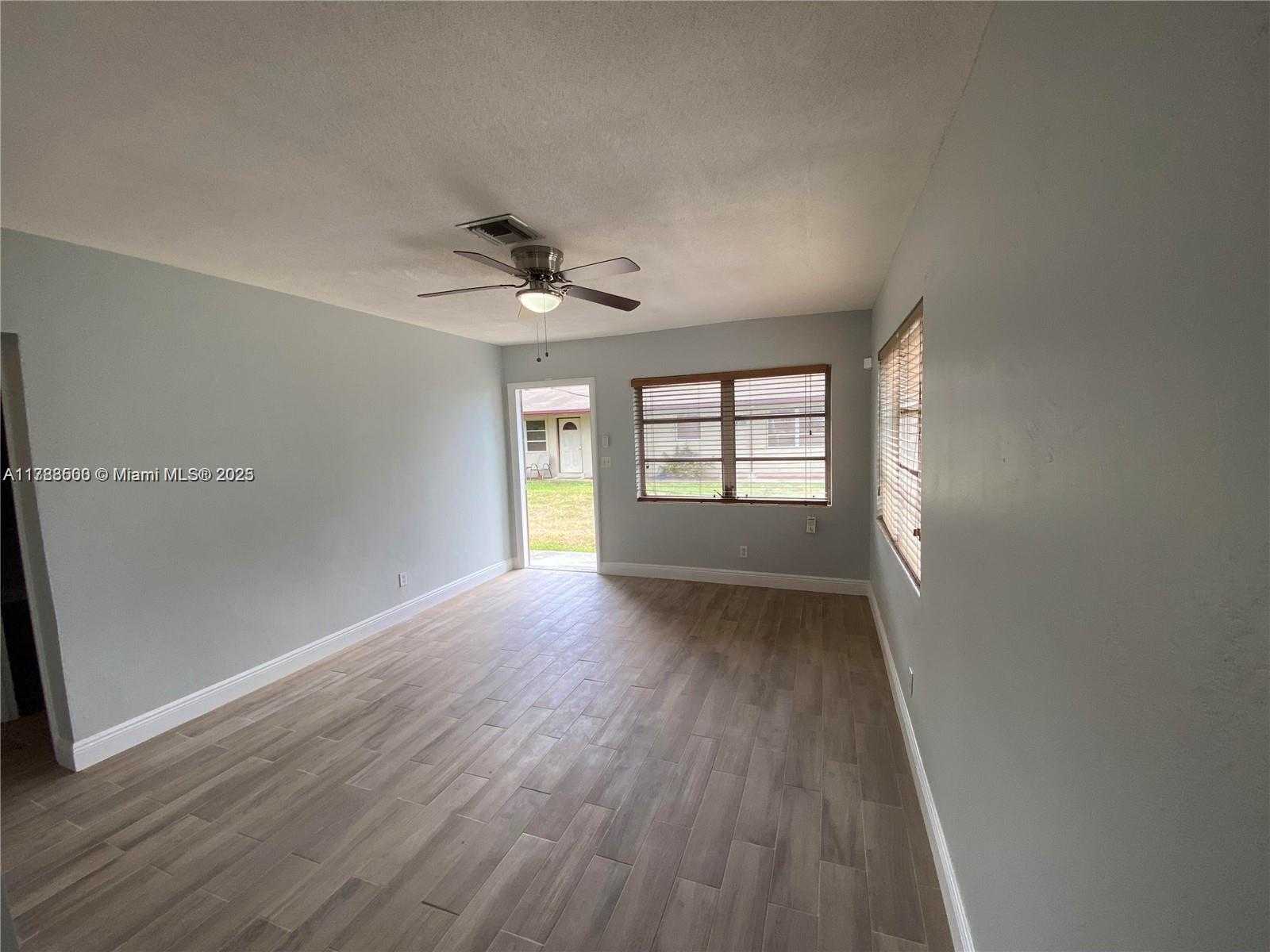 Small Image of 2641 SOUTH WEST 13TH AVE, Fort Lauderdale Number 18