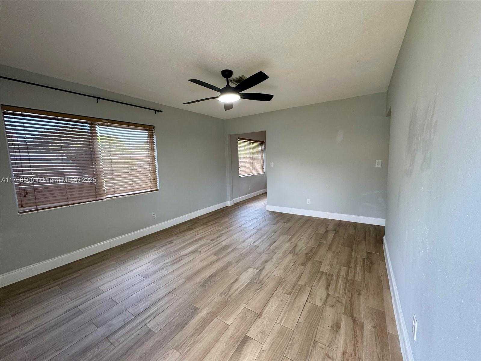 Small Image of 2641 SOUTH WEST 13TH AVE, Fort Lauderdale Number 27