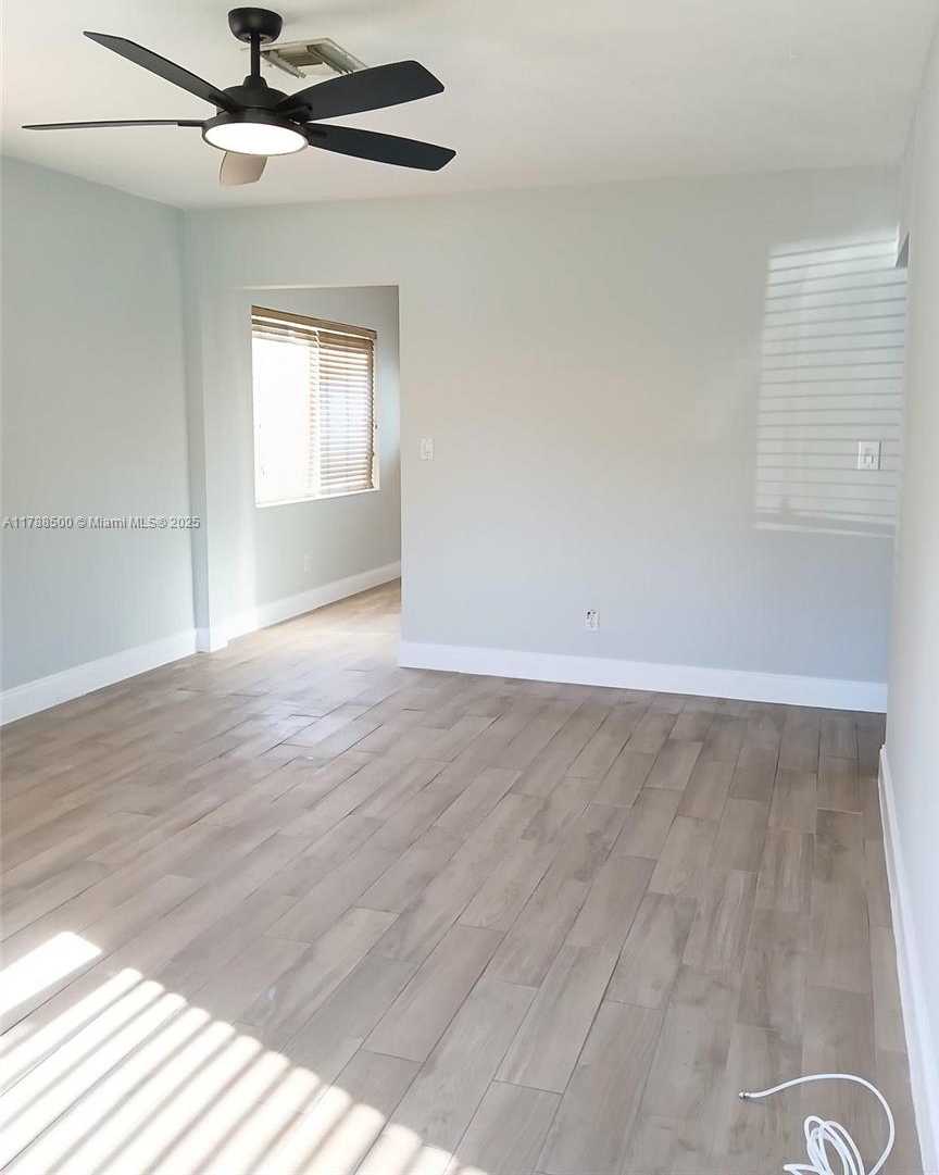 Small Image of 2641 SOUTH WEST 13TH AVE, Fort Lauderdale Number 6