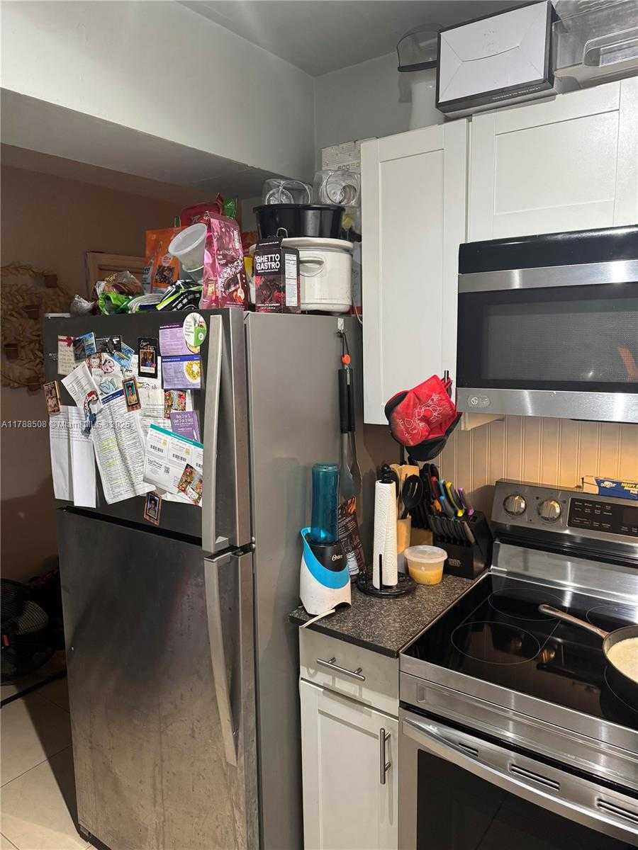 Small Image of 2631 SOUTH WEST 13TH AVE, Fort Lauderdale Number 14
