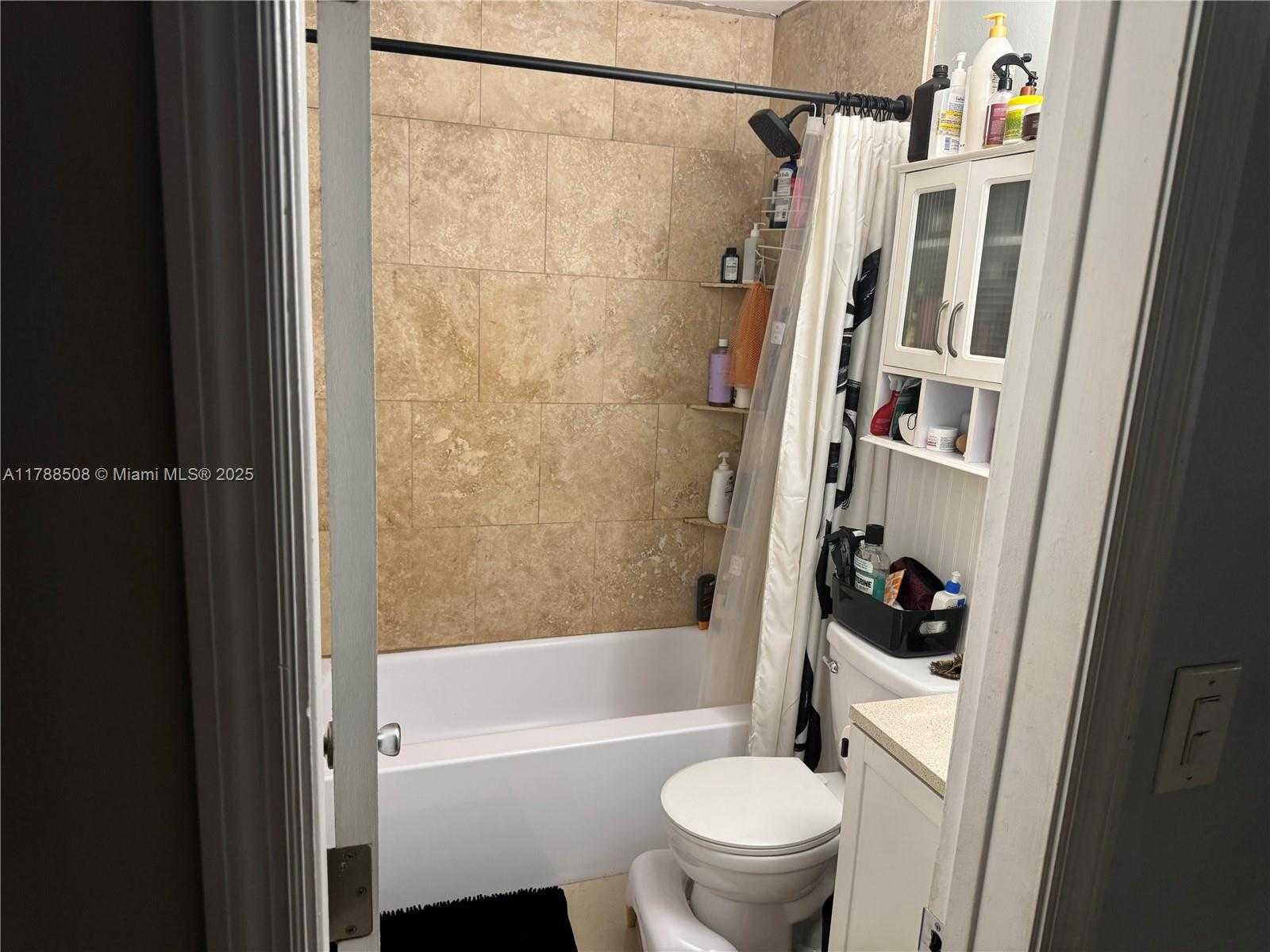 Small Image of 2631 SOUTH WEST 13TH AVE, Fort Lauderdale Number 16