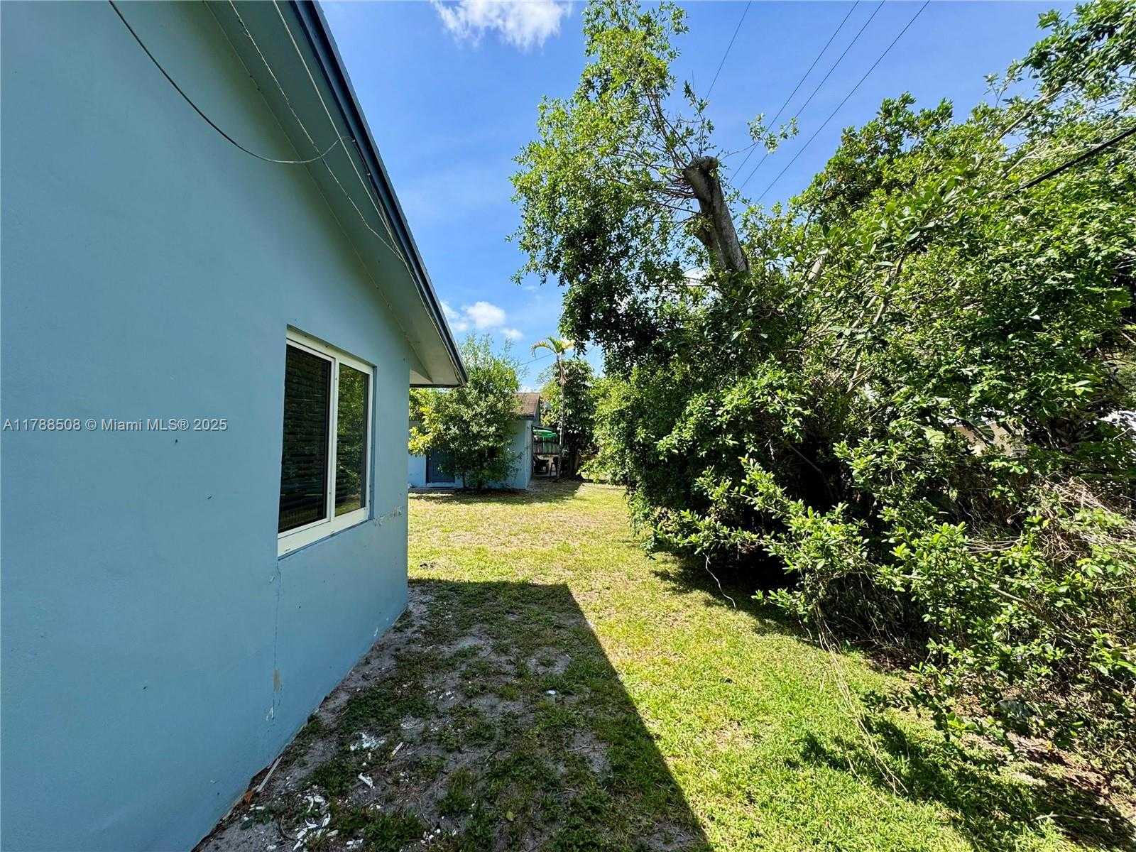 Small Image of 2631 SOUTH WEST 13TH AVE, Fort Lauderdale Number 23
