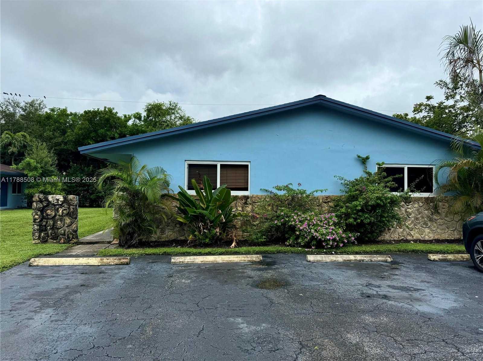 Small Image of 2631 SOUTH WEST 13TH AVE, Fort Lauderdale Number 4