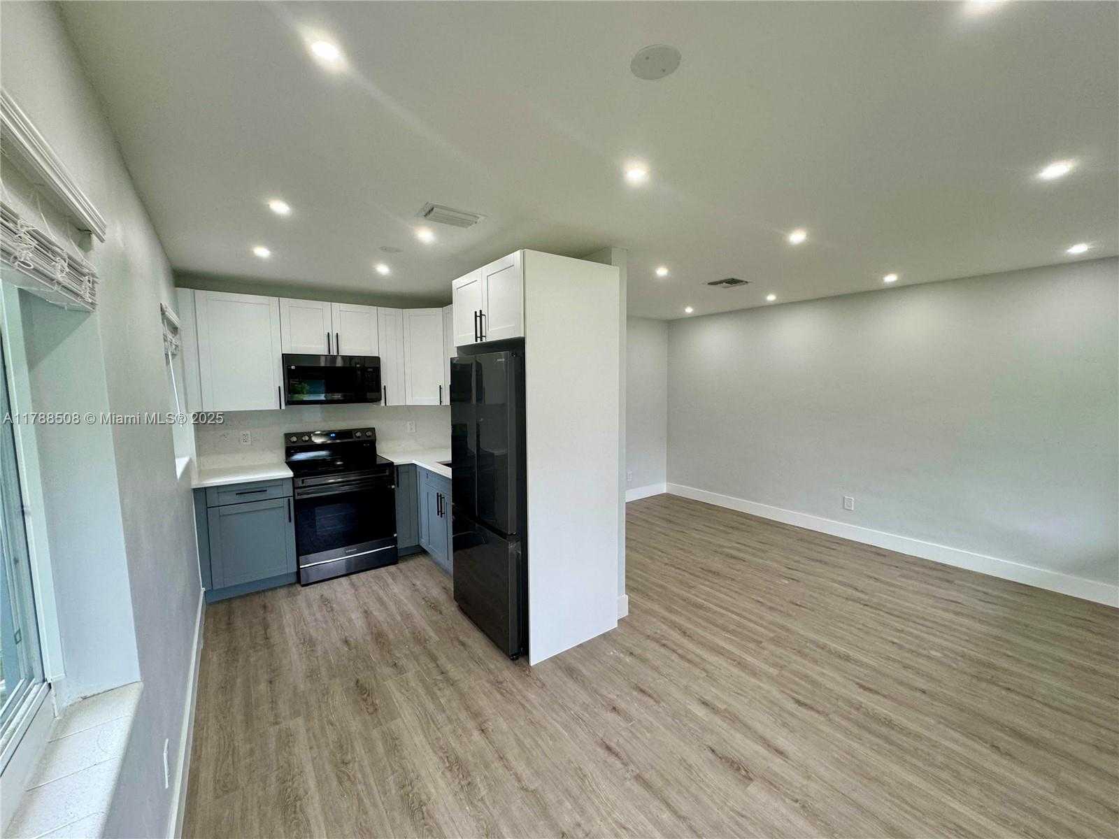 Small Image of 2631 SOUTH WEST 13TH AVE, Fort Lauderdale Number 9