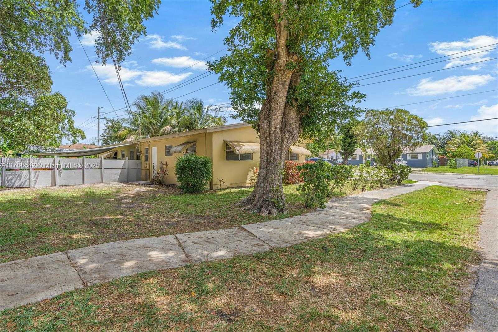 Small Image of 14600 NORTH EAST 14TH AVE, Miami Number 18