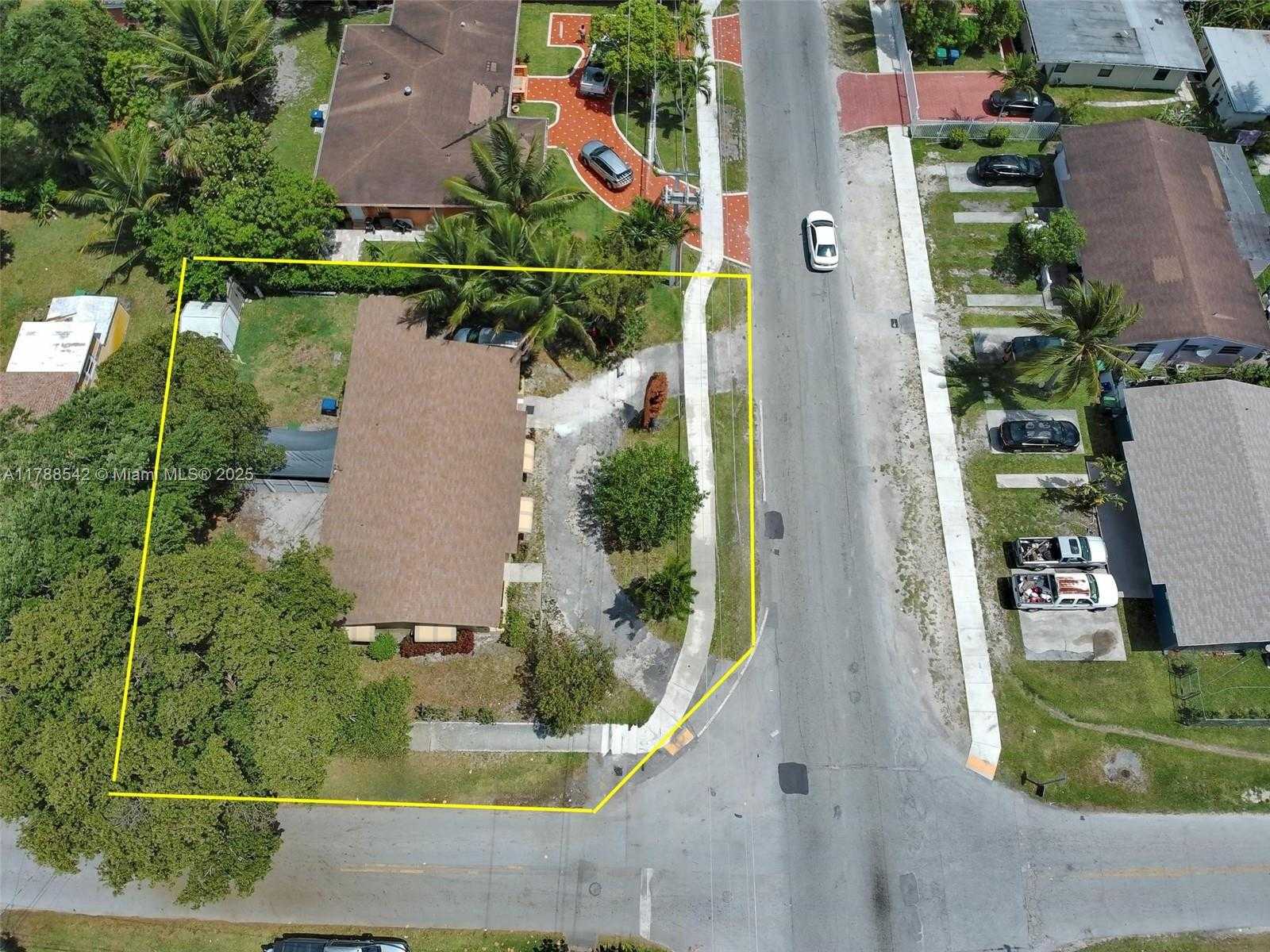 Small Image of 14600 NORTH EAST 14TH AVE, Miami Number 19