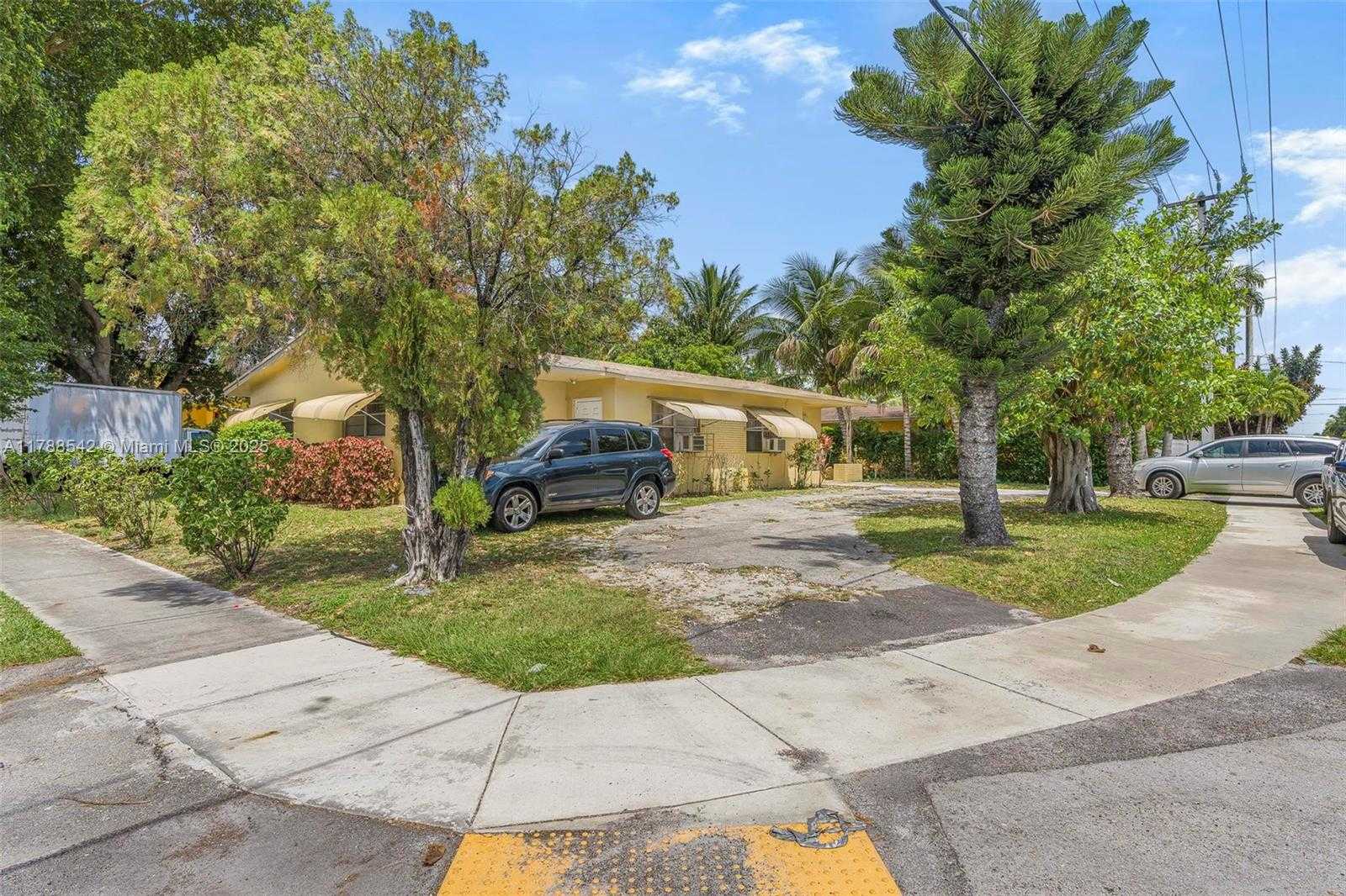 Small Image of 14600 NORTH EAST 14TH AVE, Miami Number 2