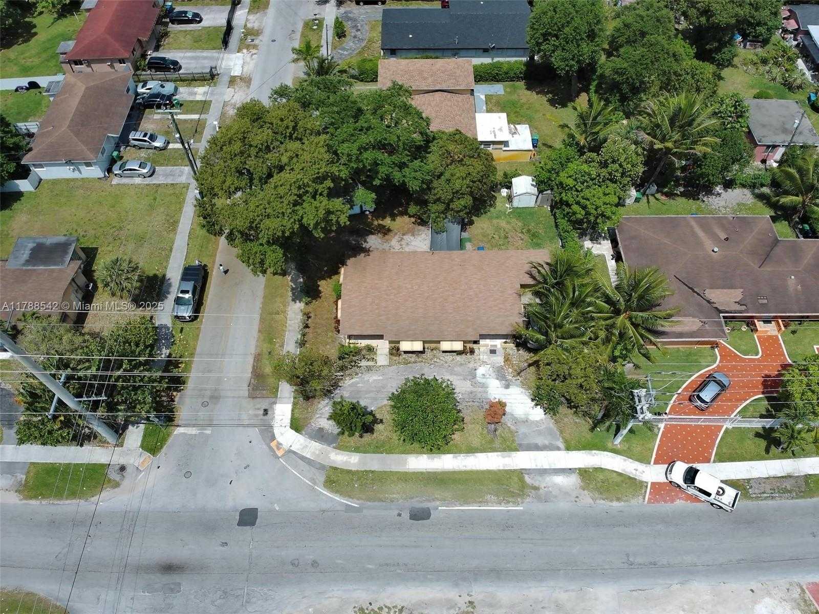 Small Image of 14600 NORTH EAST 14TH AVE, Miami Number 20