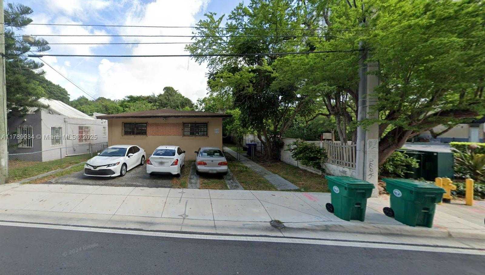 Small Image of 2735 SOUTH WEST 27TH TER, Miami Number 2
