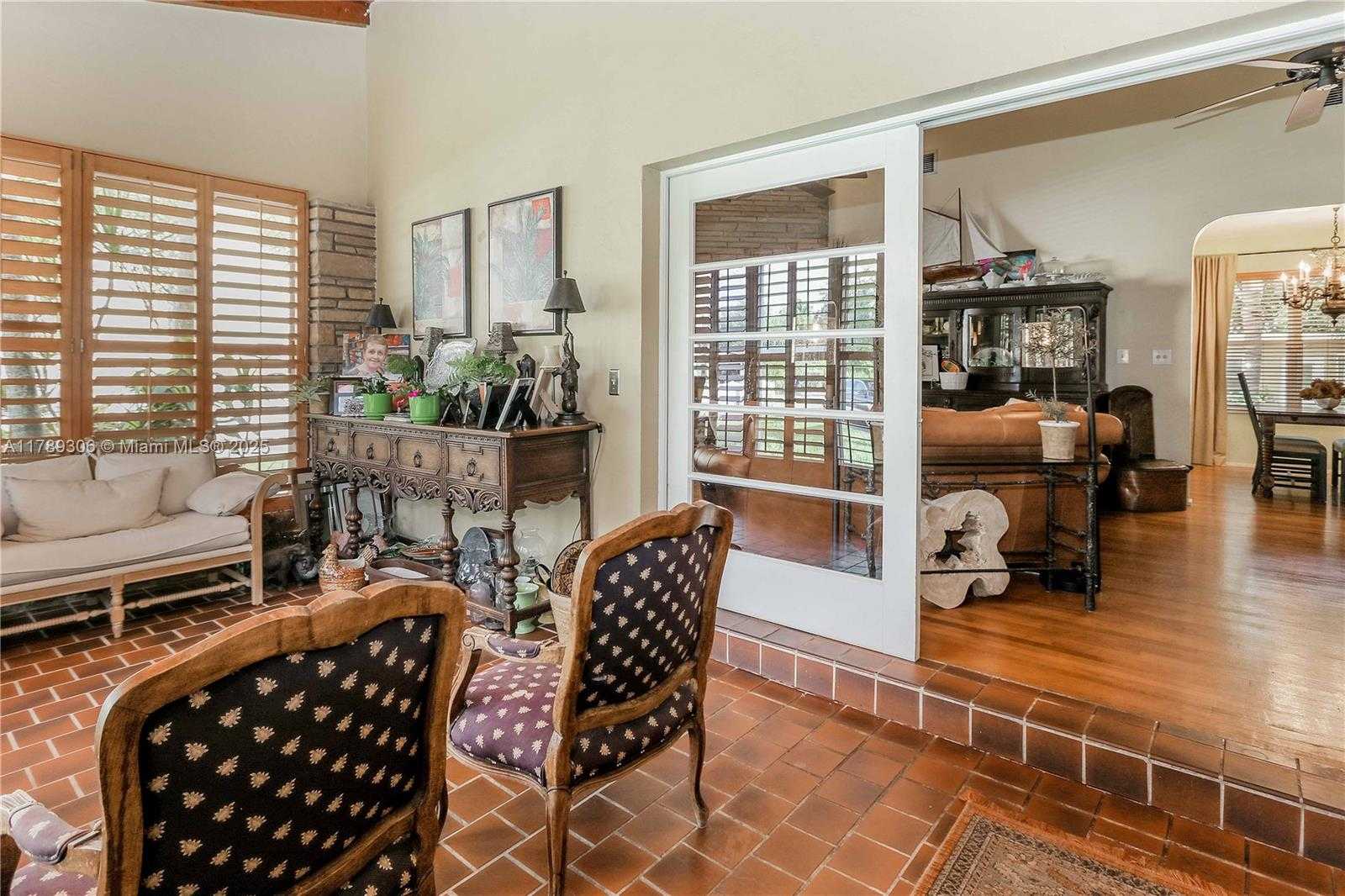 Small Image of 2535 LINCOLN ST, Hollywood Number 21