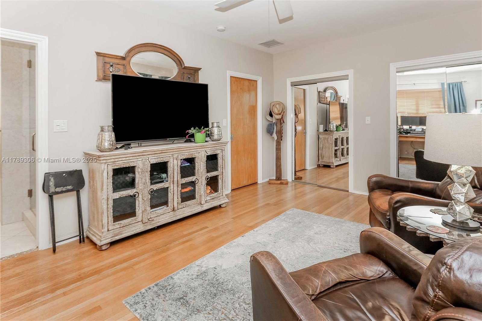 Small Image of 2535 LINCOLN ST, Hollywood Number 26