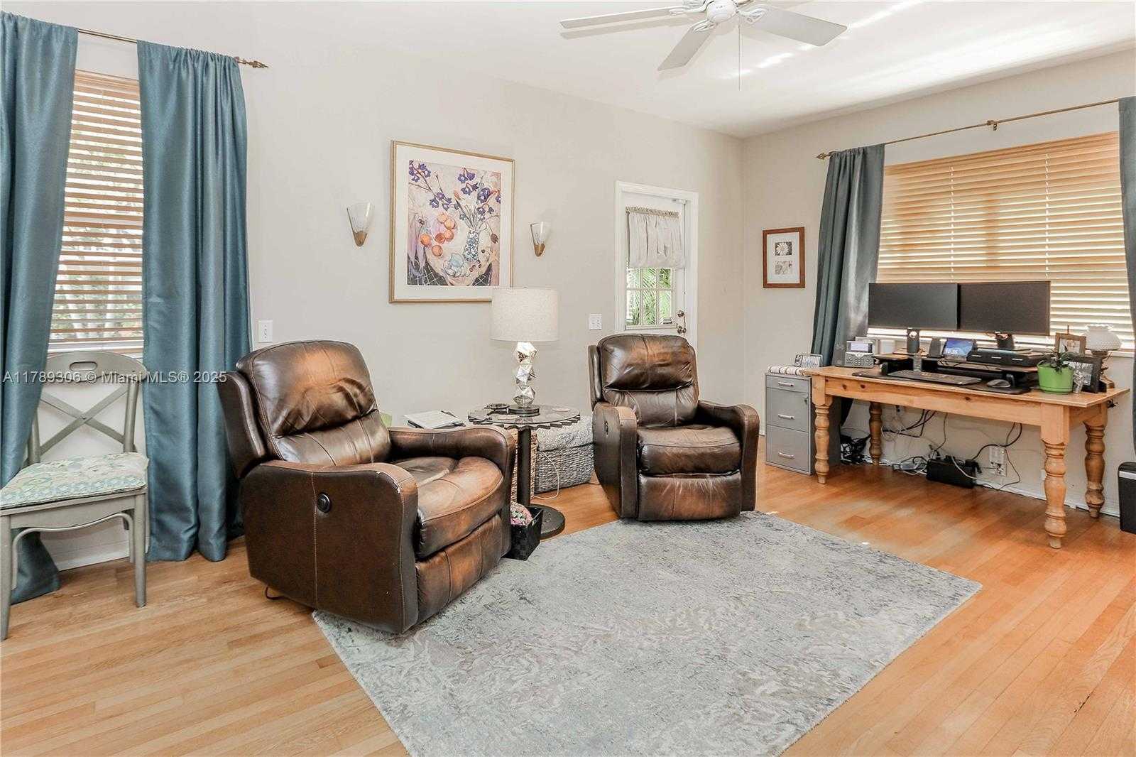 Small Image of 2535 LINCOLN ST, Hollywood Number 27