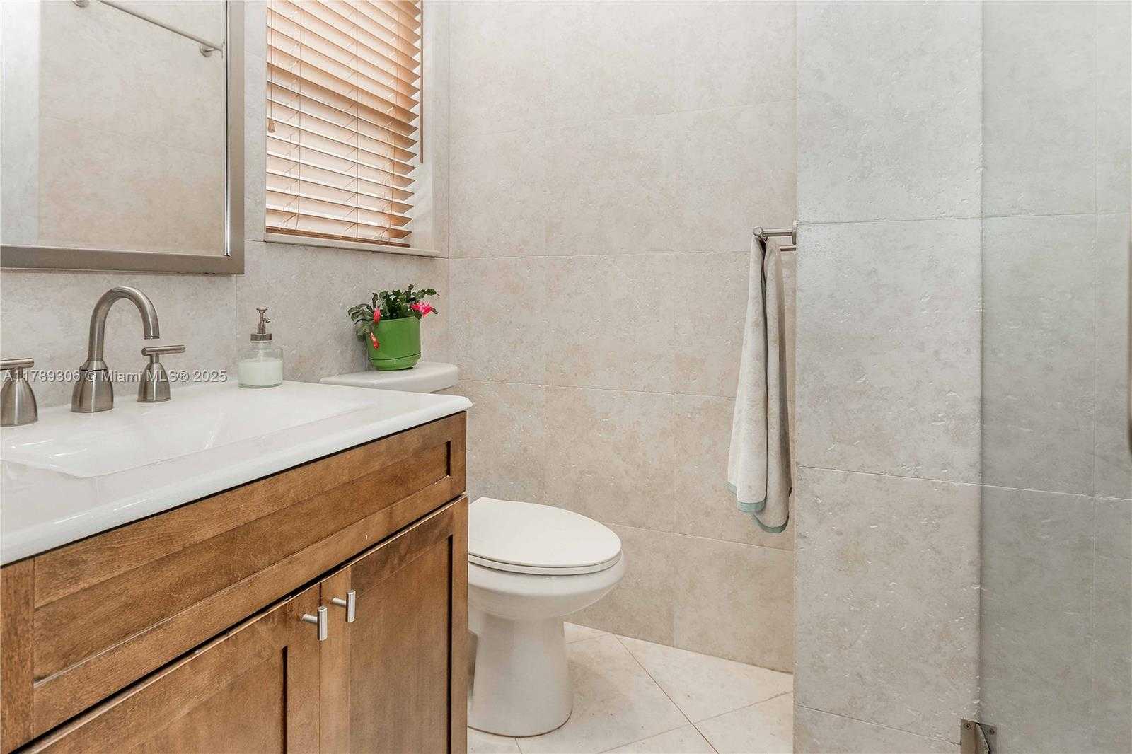 Small Image of 2535 LINCOLN ST, Hollywood Number 29