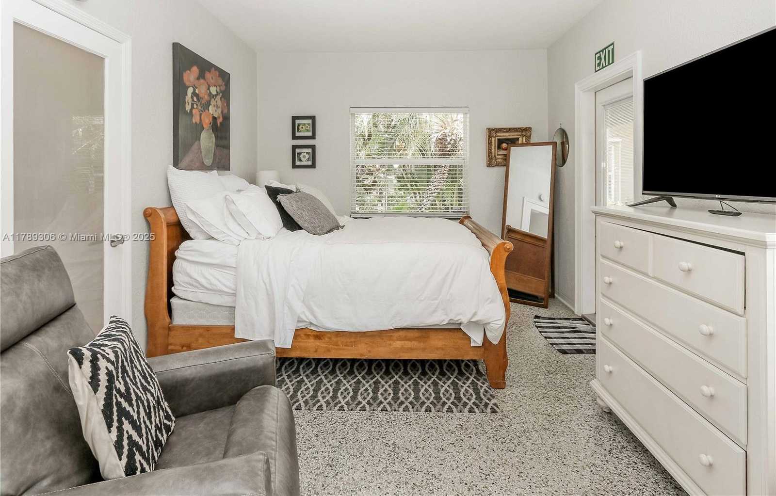 Small Image of 2535 LINCOLN ST, Hollywood Number 34