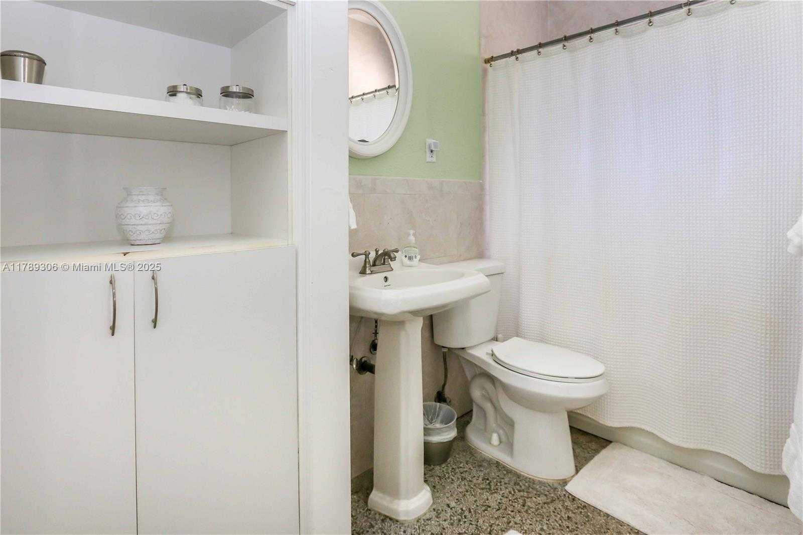 Small Image of 2535 LINCOLN ST, Hollywood Number 37