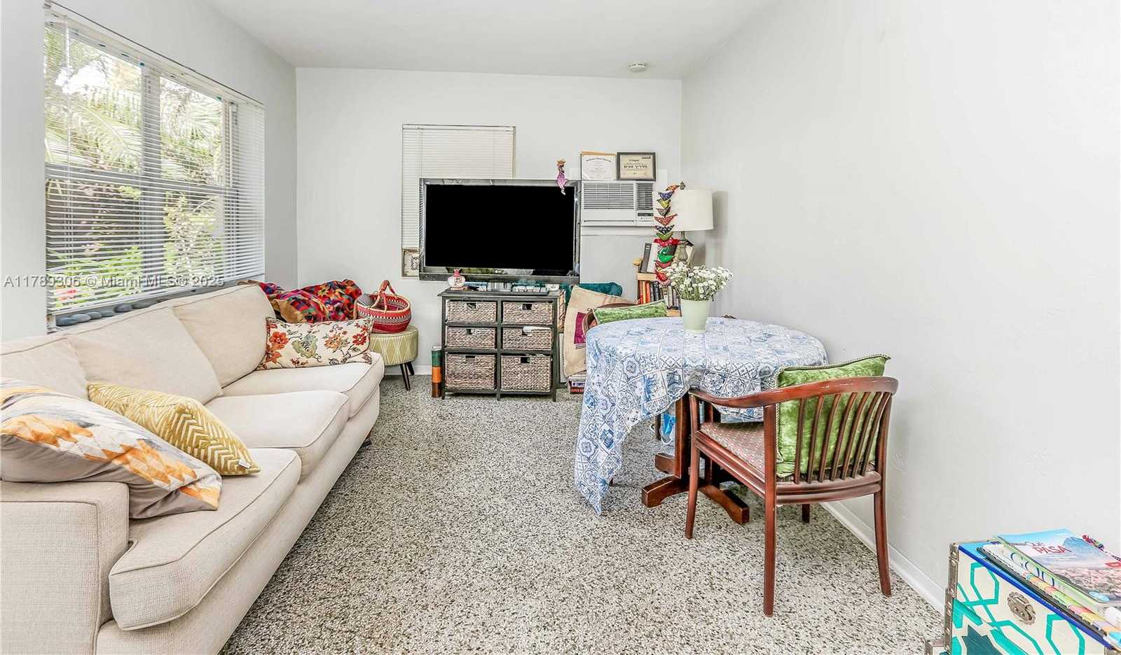Small Image of 2535 LINCOLN ST, Hollywood Number 46