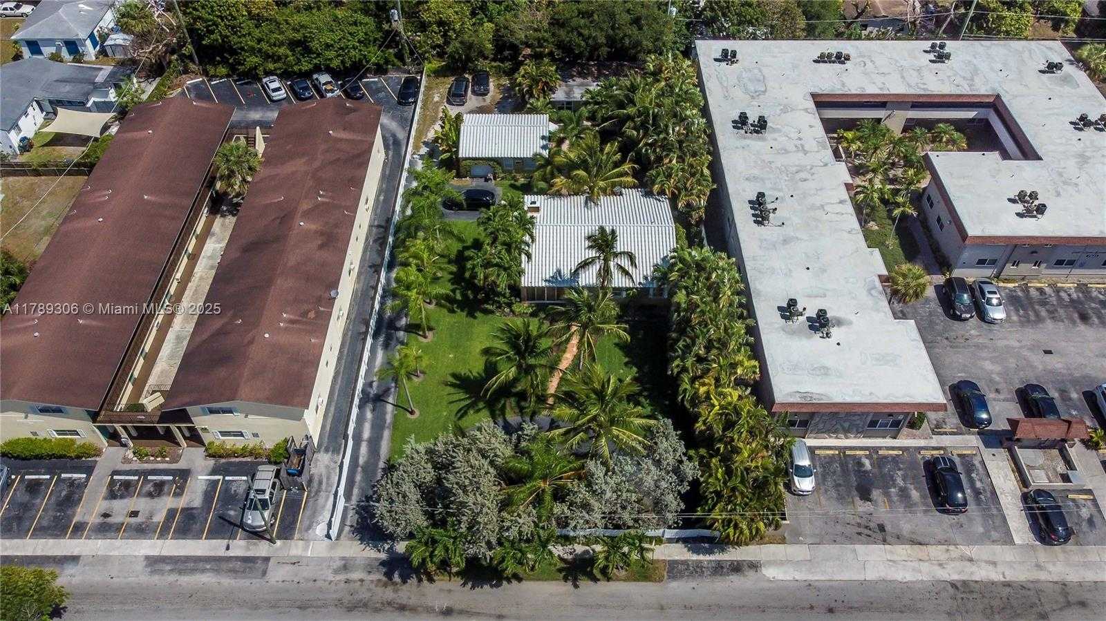 Small Image of 2535 LINCOLN ST, Hollywood Number 51
