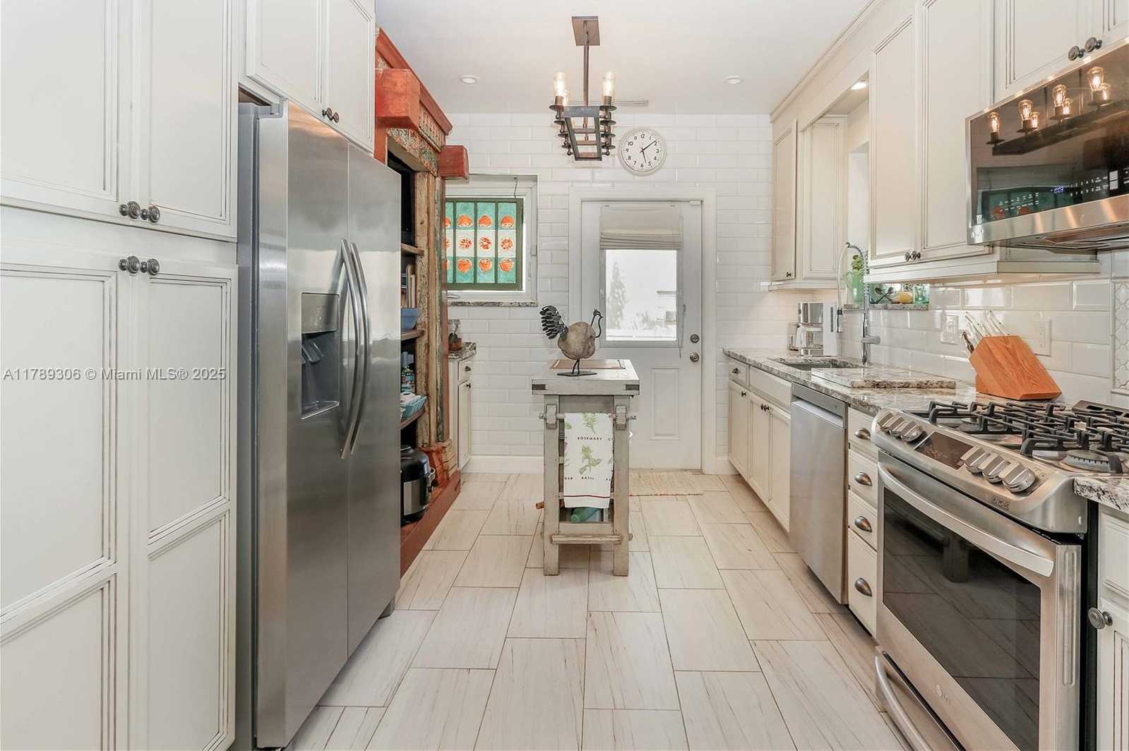 Small Image of 2535 LINCOLN ST, Hollywood Number 6