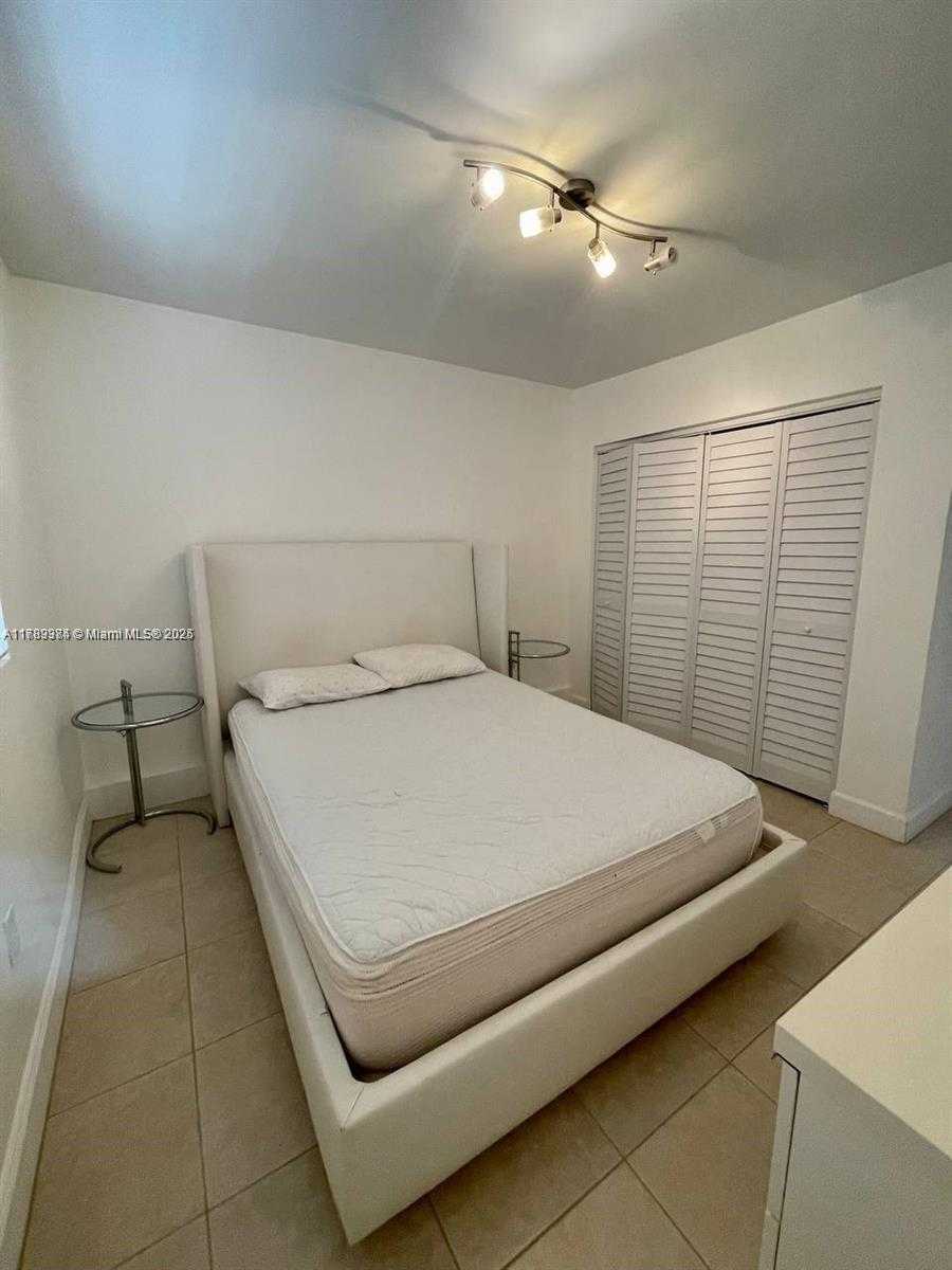 Small Image of 335 GEORGIA ST, Hollywood Number 10