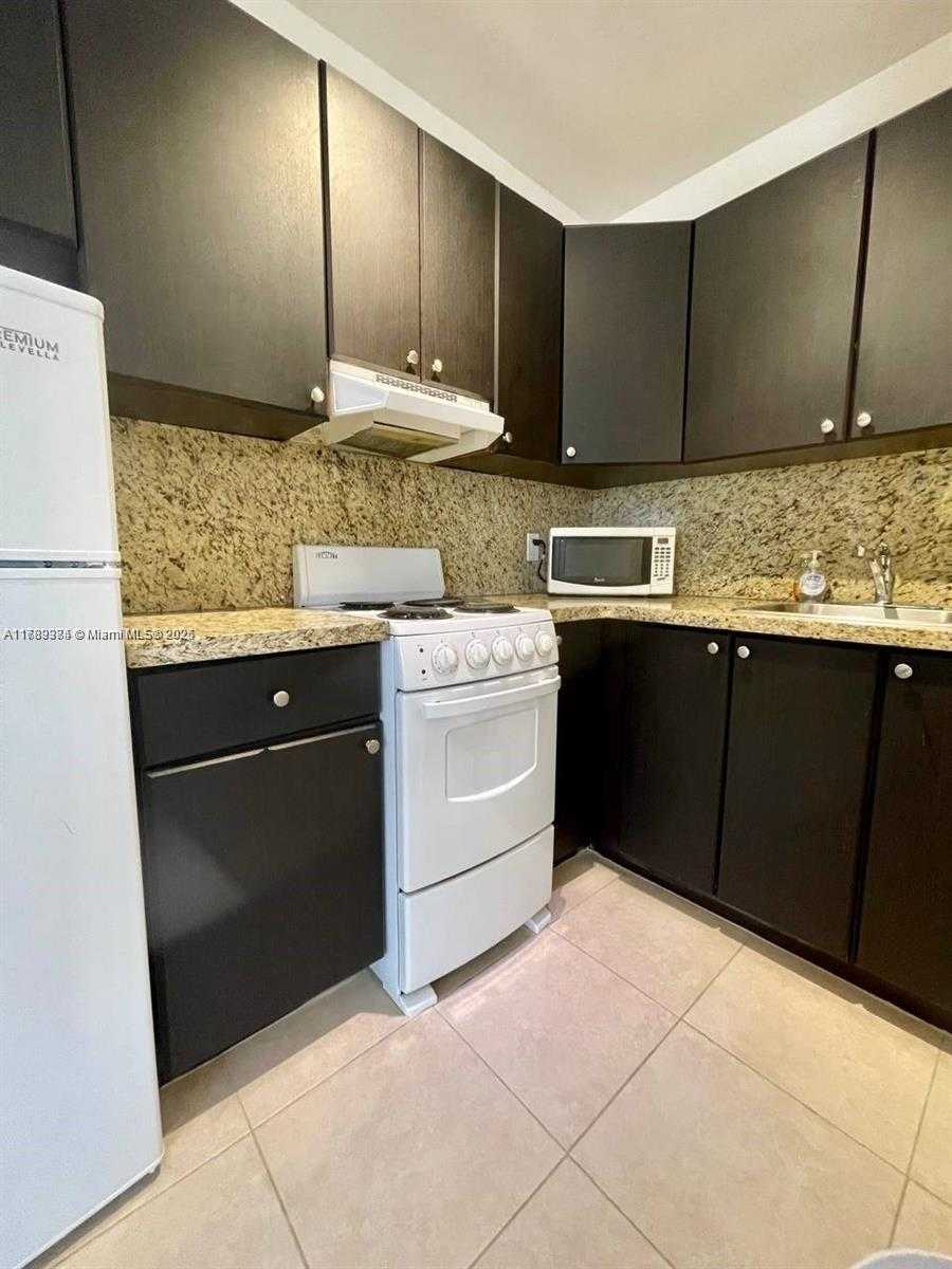 Small Image of 335 GEORGIA ST, Hollywood Number 15
