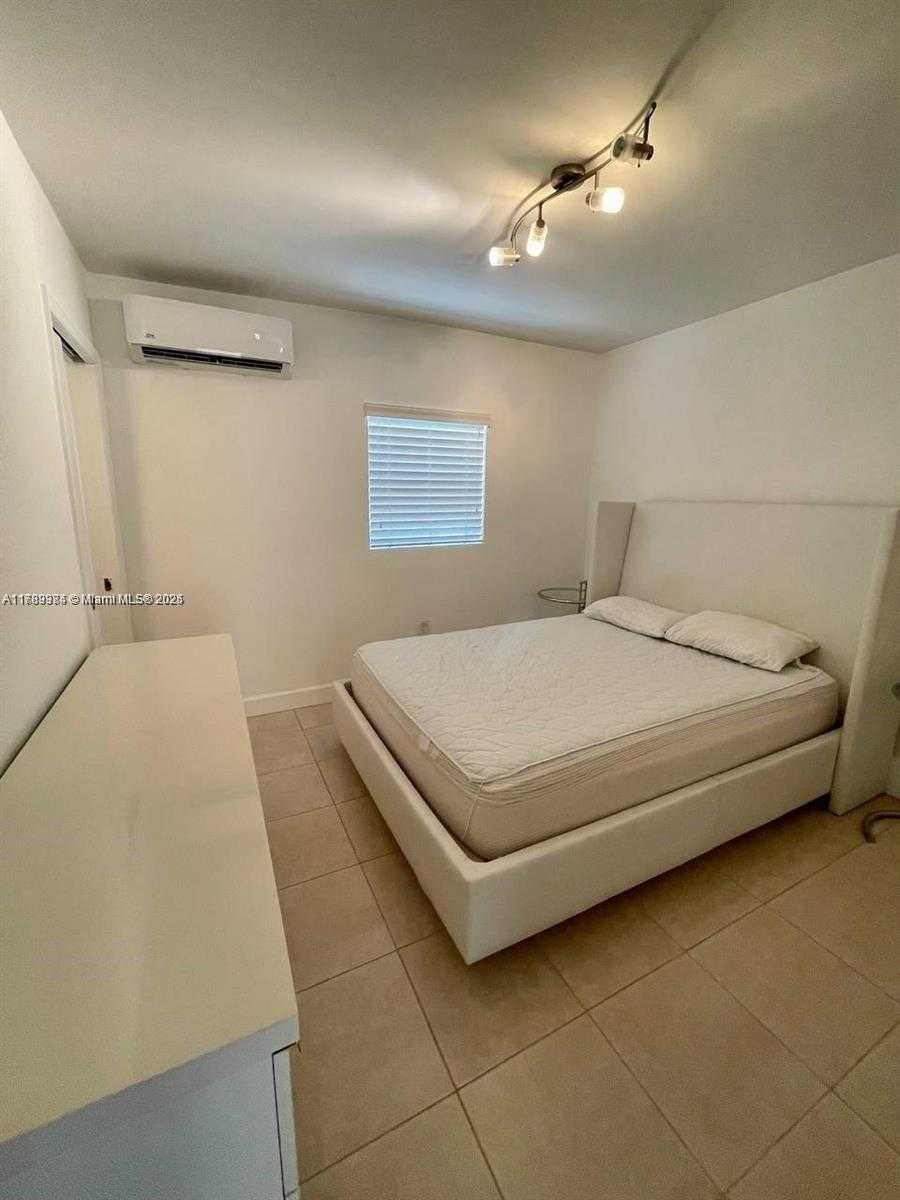 Small Image of 335 GEORGIA ST, Hollywood Number 9