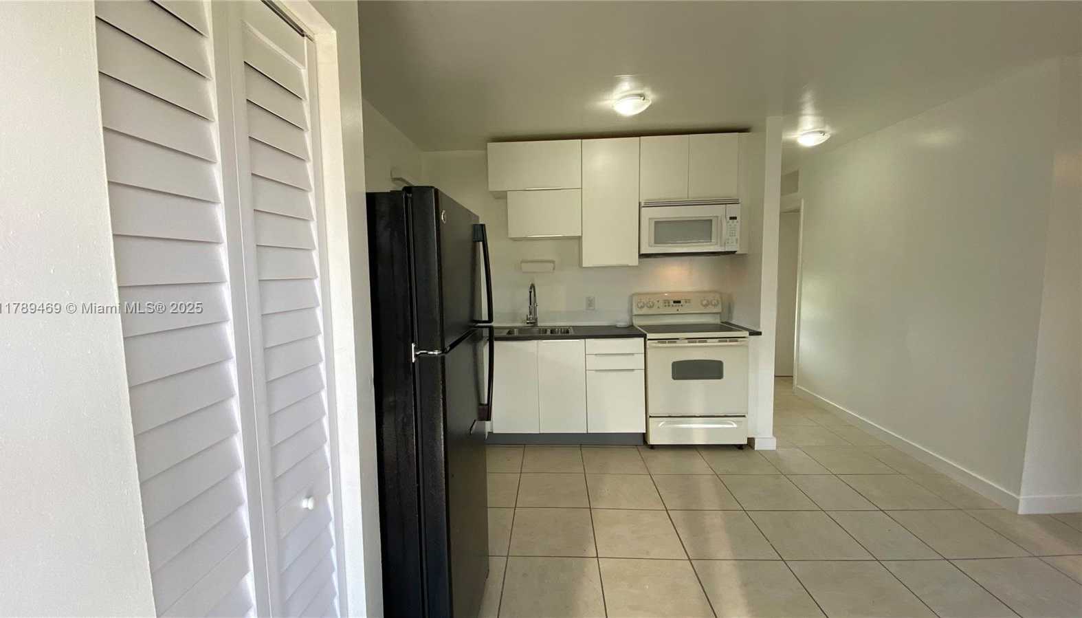Small Image of 3058 NORTH WEST 61ST ST #2, Miami Number 13