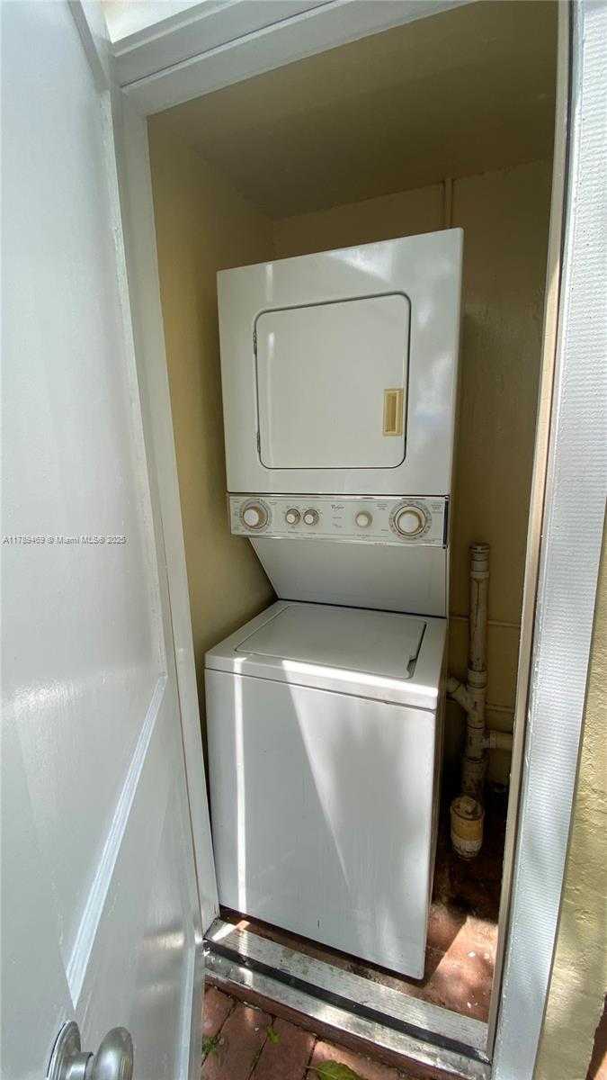 Small Image of 3058 NORTH WEST 61ST ST #2, Miami Number 19