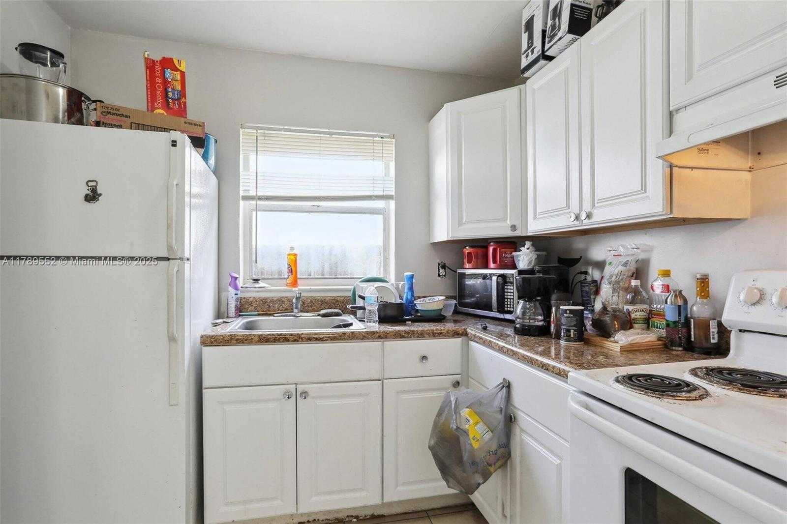 Small Image of 231 SOUTH WEST 8TH CT, Pompano Beach Number 10