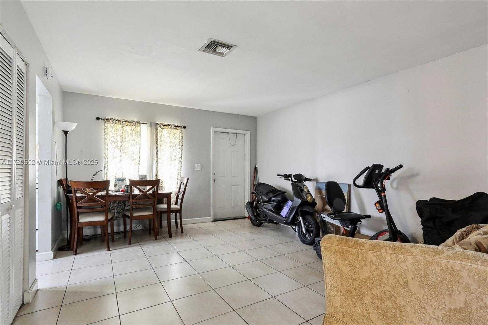 Small Image of 231 SOUTH WEST 8TH CT, Pompano Beach Number 15