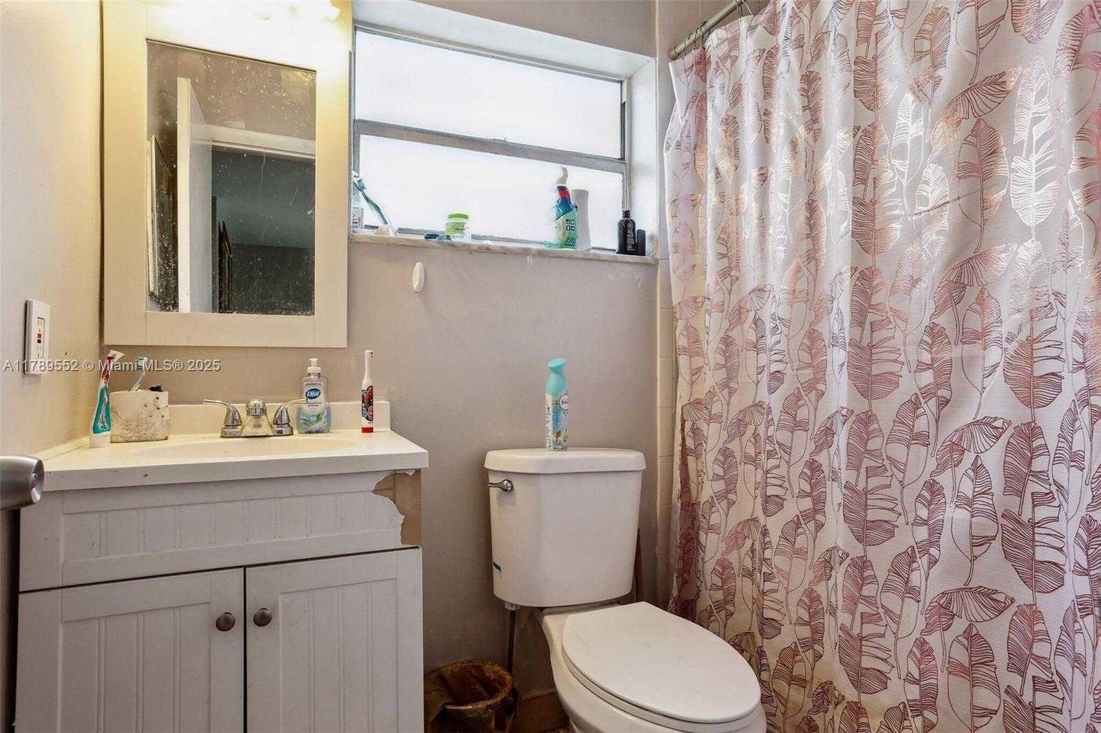 Small Image of 231 SOUTH WEST 8TH CT, Pompano Beach Number 17