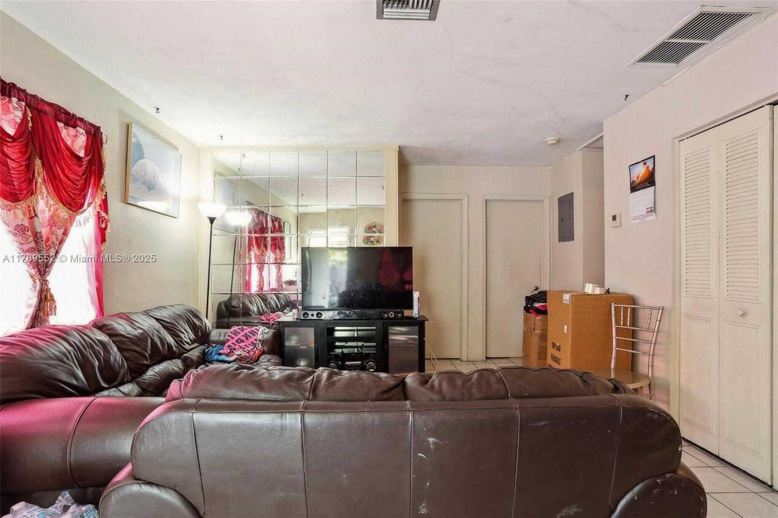 Small Image of 231 SOUTH WEST 8TH CT, Pompano Beach Number 23
