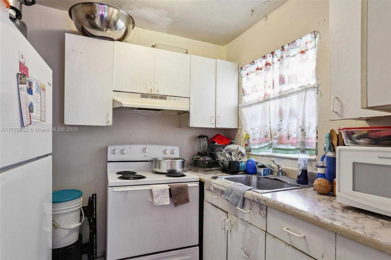 Small Image of 231 SOUTH WEST 8TH CT, Pompano Beach Number 24