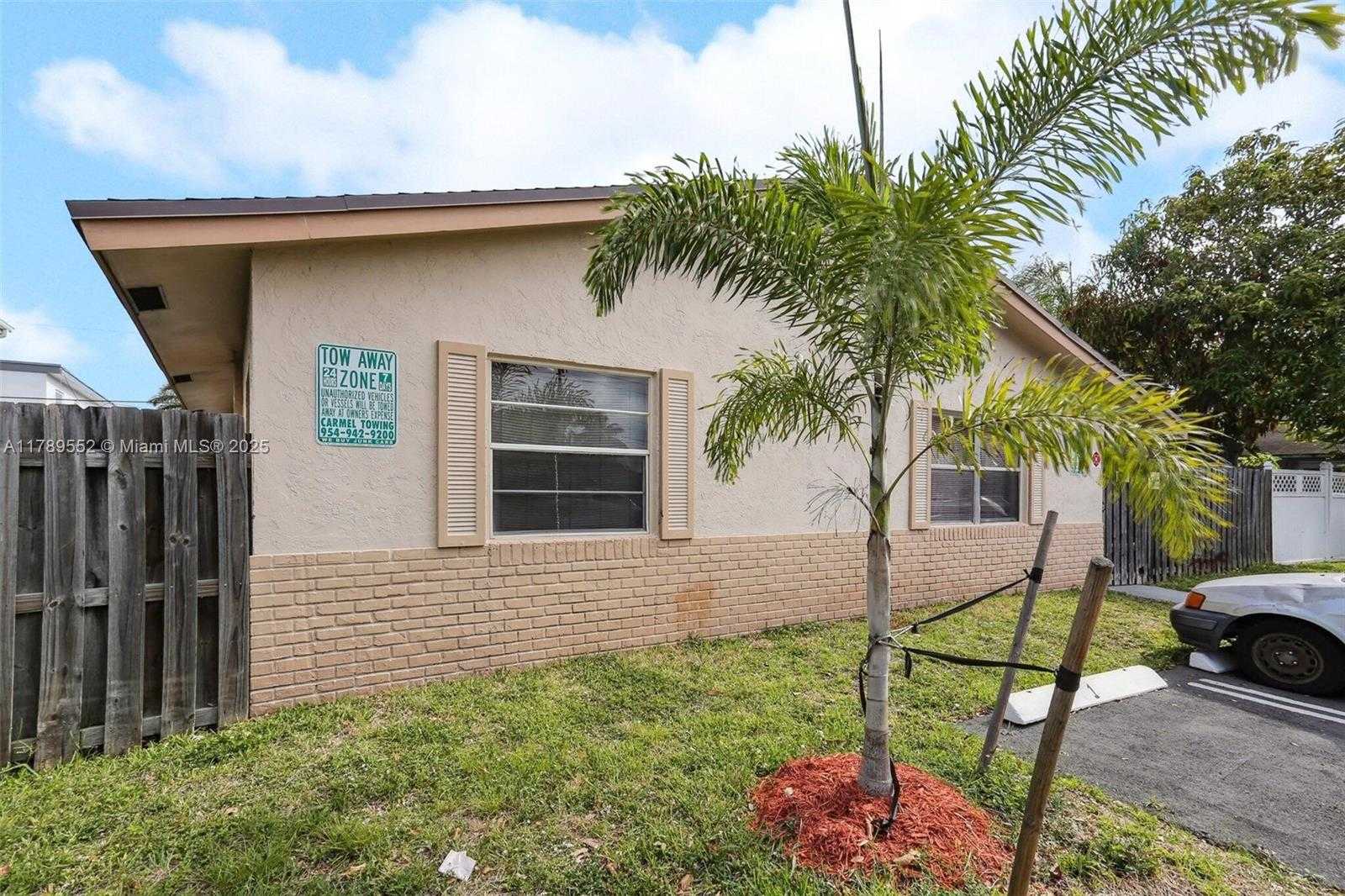 Small Image of 231 SOUTH WEST 8TH CT, Pompano Beach Number 3