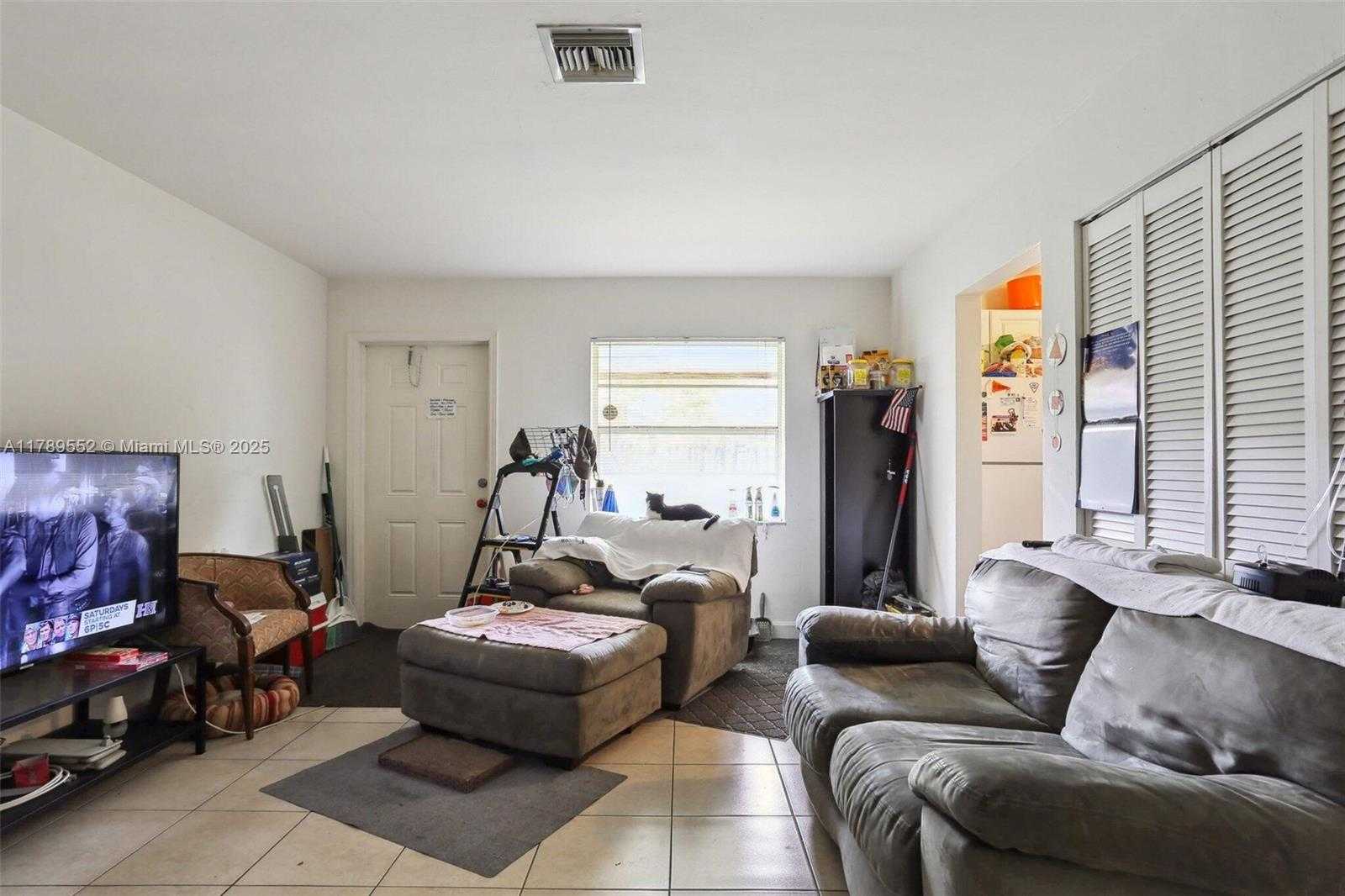 Small Image of 231 SOUTH WEST 8TH CT, Pompano Beach Number 7