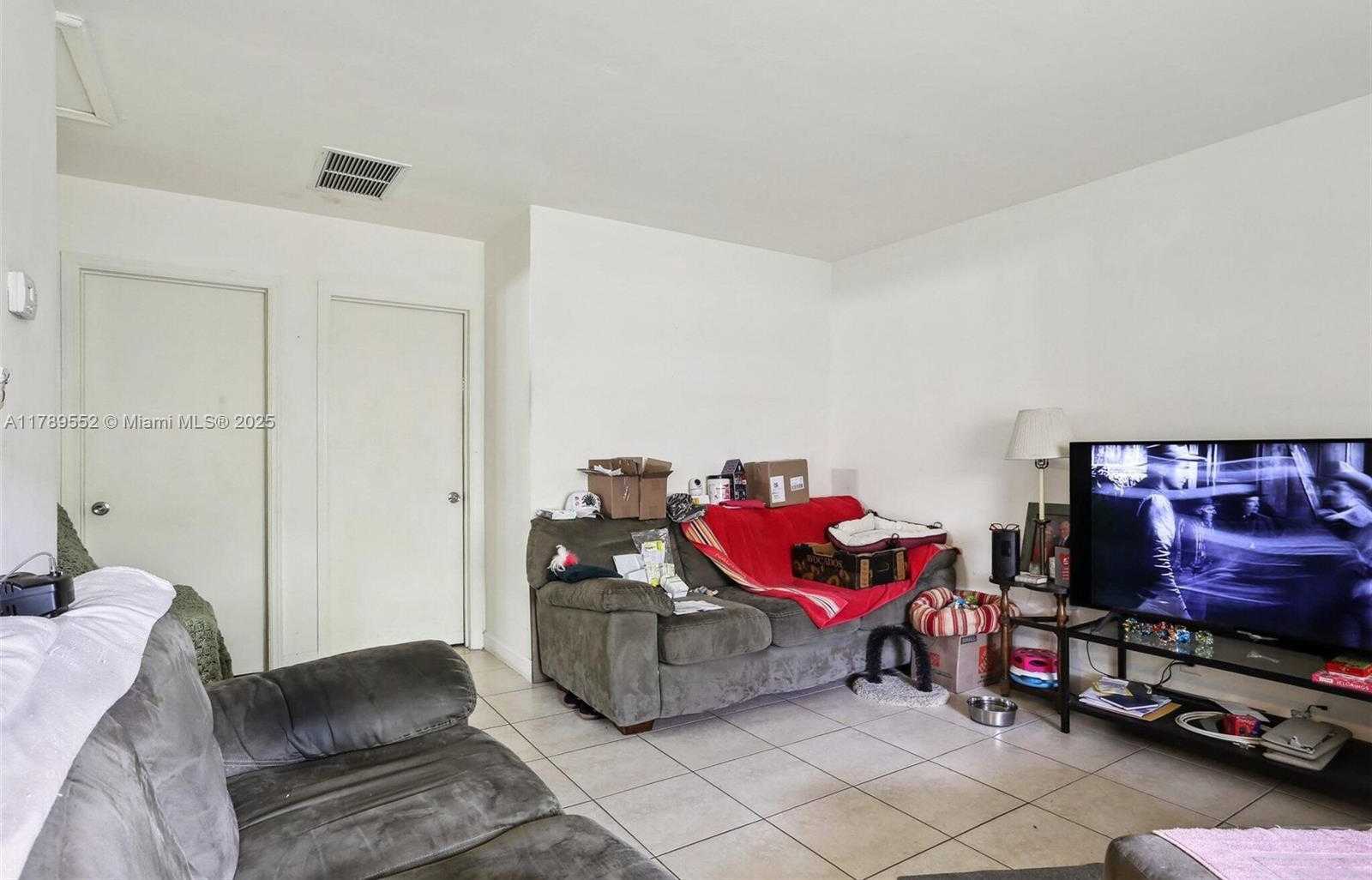 Small Image of 231 SOUTH WEST 8TH CT, Pompano Beach Number 8